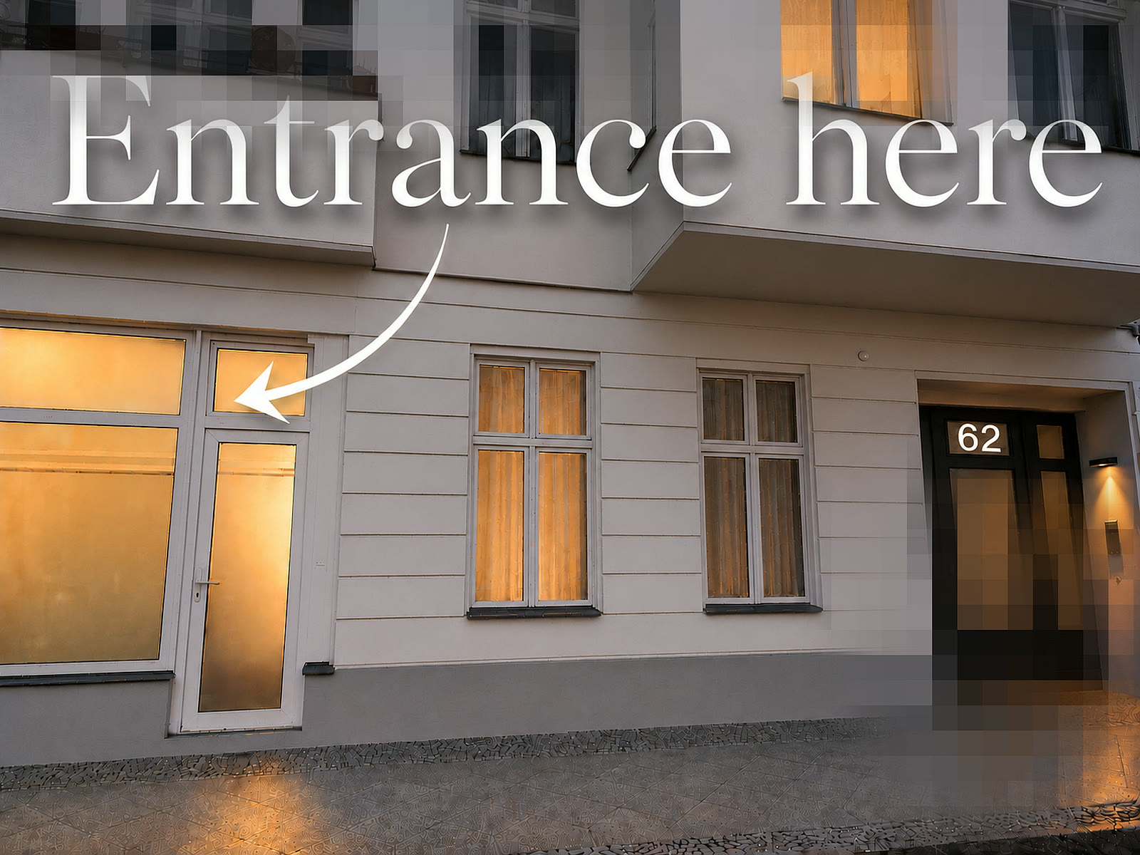 Eingang zum Ameliya Massage Studio in der Blissestraße 62 in Berlin-Wilmersdorf – linke Glastür